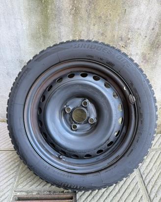 Gomme invernali più cerchi 4 fori