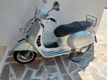 Vespa 300 GTS ie Touring
