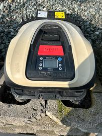 robot tagliaerba a batteria