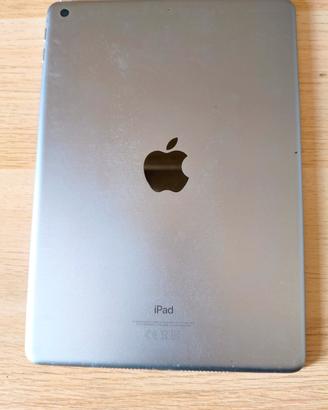 iPad (6ª Gen) 128GB Wi-Fi + Cover
