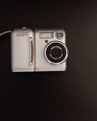 NIKON COLPIX 775