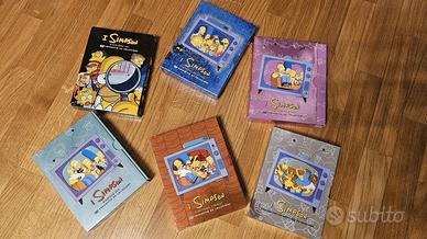 Cofanetti originali de I Simpson in DVD.