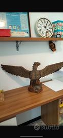 Grifone in legno fatto a mano