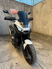 Xadv 750