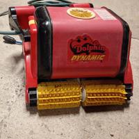 Robot pulitore automatico per piscine