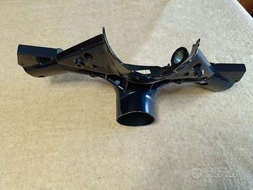 Manubrio inferiore Piaggio Vespa 125ETSEvms1t2