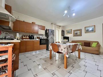 2 LOCALI A MARANO DI NAPOLI