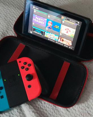 Nintendo Switch + Pro Controller + Custodia
