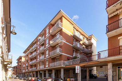 5 LOCALI A COSTIGLIOLE D'ASTI