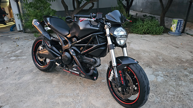 Ducati monster plus 696