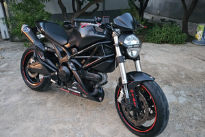 Ducati monster plus 696