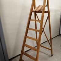 scala in  legno 