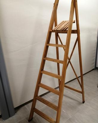 scala in  legno 