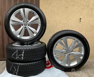 Kit gomme invernali e cerchi 18”