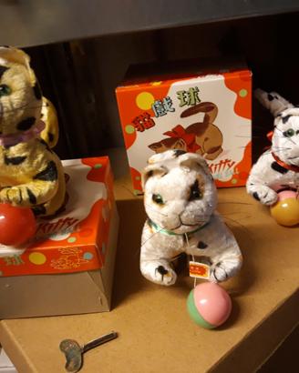 Gattino meccanico a carica vintage
