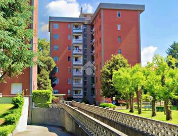 3 LOCALI A PESCHIERA BORROMEO