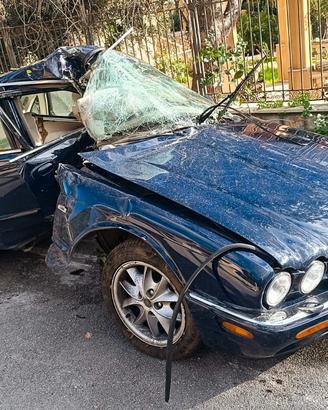 jaguar xj 3.2 executive per ricambi 