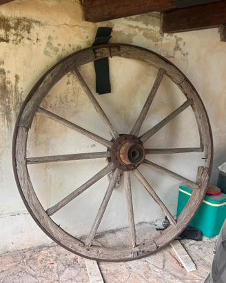 Grande ruota di carro antica - 180cm diametro