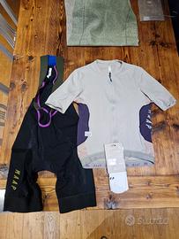 MAAP set ALT ROAD bib+jersey+calze