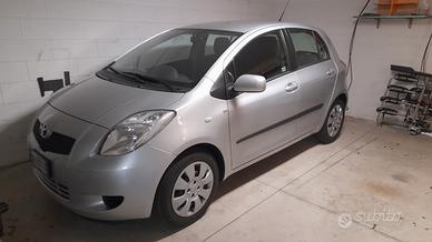 toyota yaris 1400 benzina
