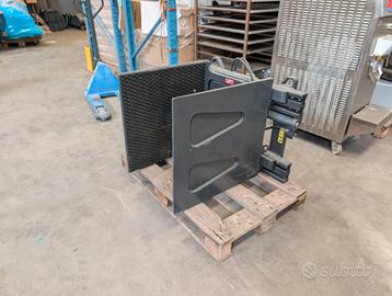 PINZA PER CARRELLI ELEVATORI CON GANASCE GOMMATE