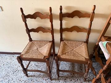 Sei sedie di legno  in paglia