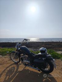 Suzuki Intruder Vs800