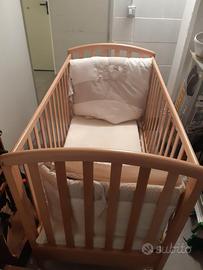 Letto per bambini con sponde regolabili e cassetto