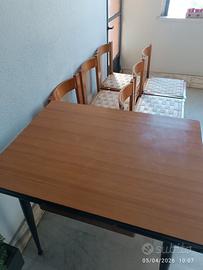 tavolo con sedie 