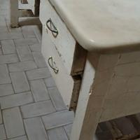 Tavolo antico con marmo