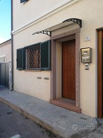 casa singola su due livelli 