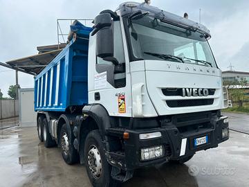 Iveco 4 assi trakker 2013