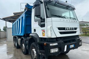 Iveco 4 assi trakker 2013