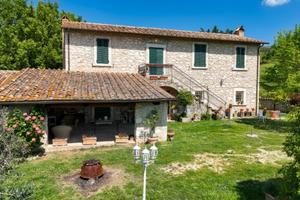 Casale a Guardea