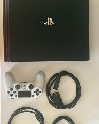 PS4 PRO da 1 TB come nuova