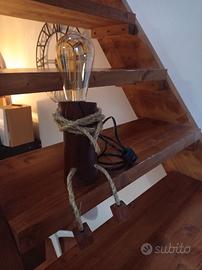 Lampada in legno artigianale