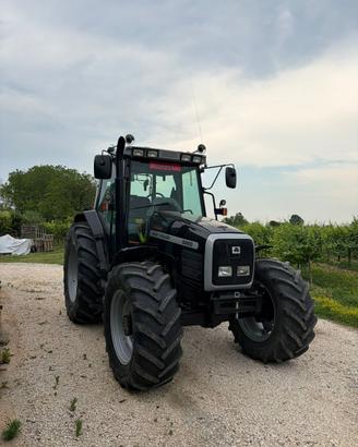 trattore Massey Ferguson