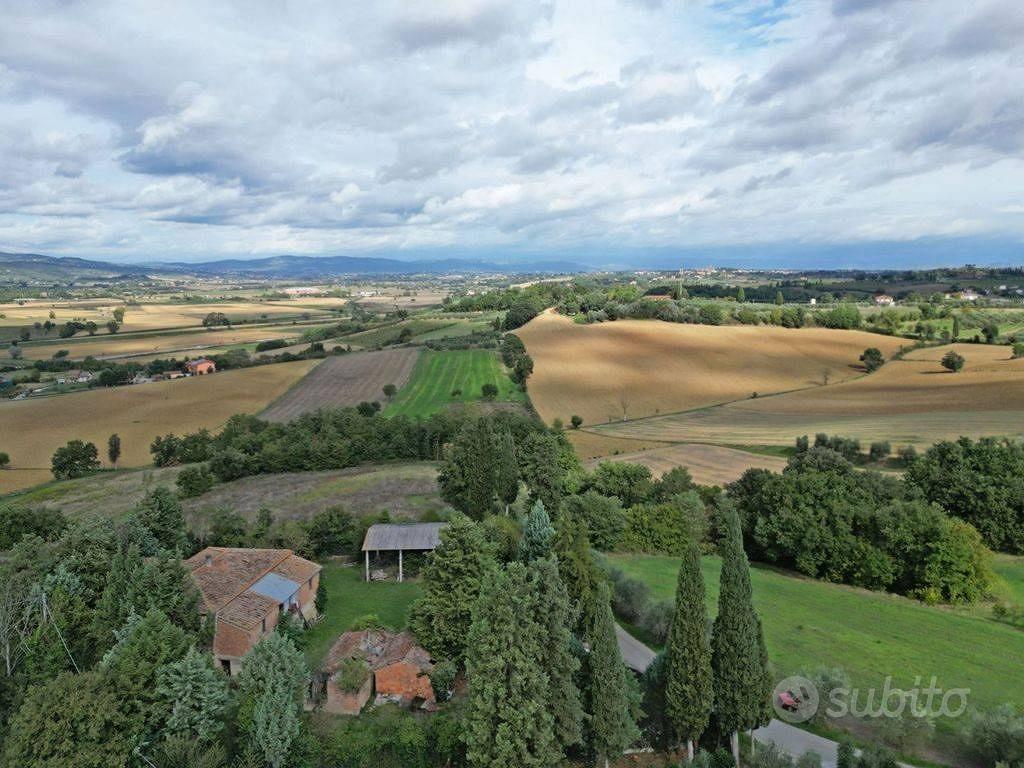 Rustico / Casale di 400 m² con 3 locali e box auto - Vista 3