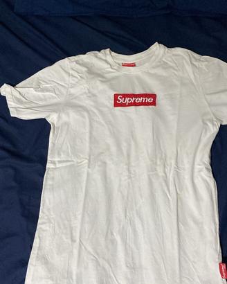 Maglietta supreme