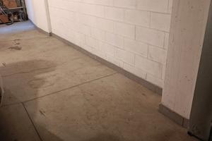  POSTO MOTO IN Garage 