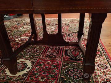 Tavolo in legno estensibile