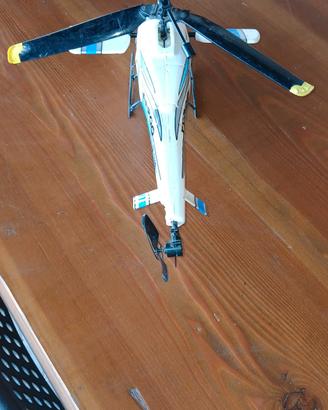 Elicottero radiocomandato a pile ricaricabili