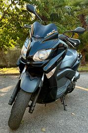 YAMAHA X-MAX 125