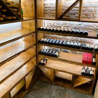 Scaffali porta bottiglie con illuminazione led