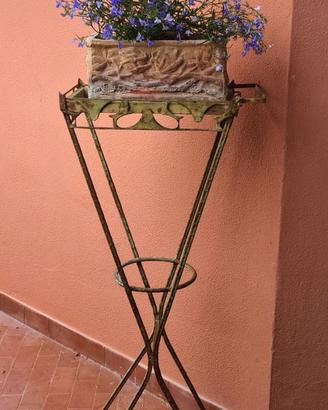 Fioriera vintage in ferro battuto