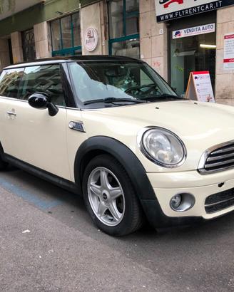 MINI Cooper D 1.6 Diesel – Cambio Automatico – Ann