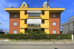 Trilocale doppi servizi con terrazzo e cantina in