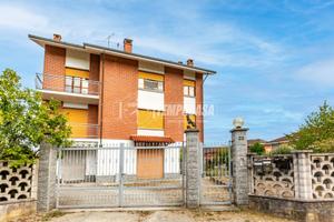CAVAGNOLO 5 LOCALI CON GIARDINO, CANTINA E BOX AUT