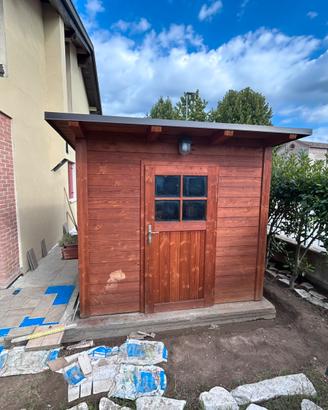 Casetta in legno 2,5x3 con tettoia