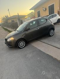 Lancia Ypsilon 1.2 69 CV 5 porte si accettano perm